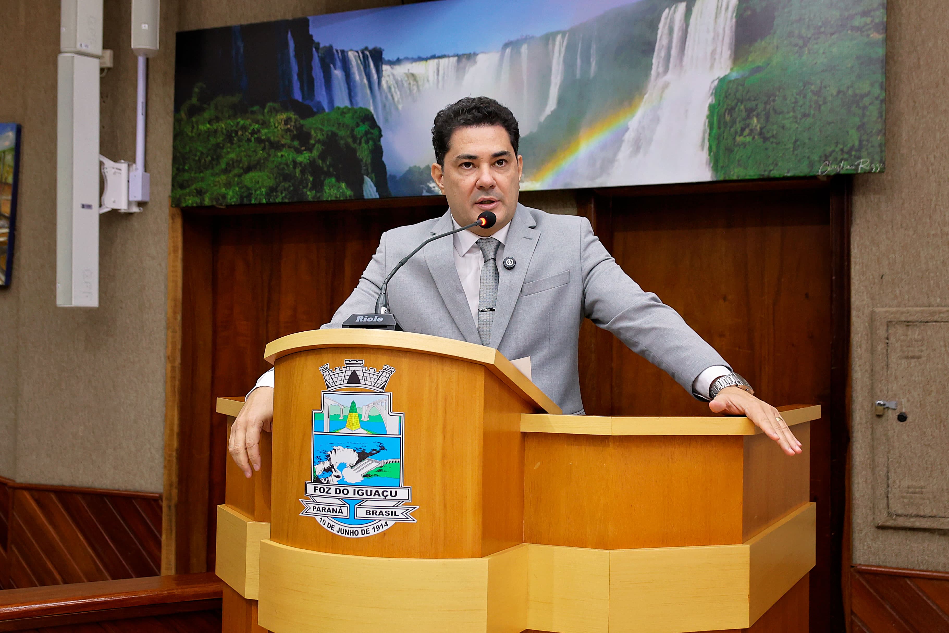 Vereador de Foz do Iguaçu Lidera Produtividade Nacional com Campanha Enxuta e Baixos Gastos